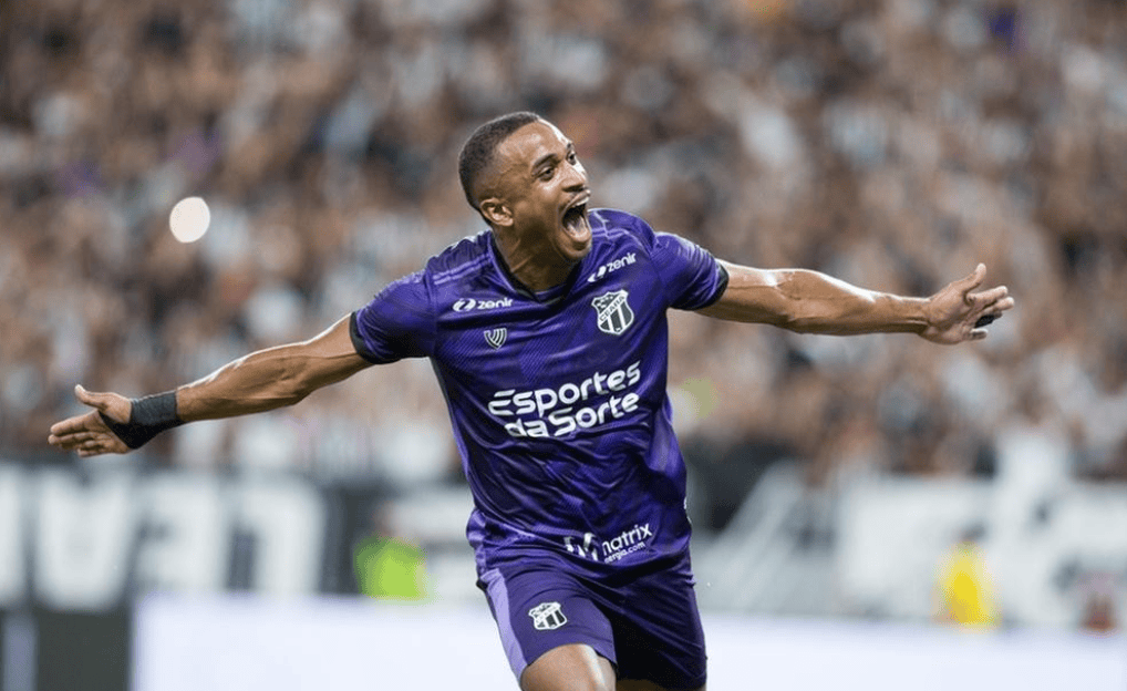 巴西传奇球星重回故里,或将投身国内联赛的球员 巴西传奇球星重回故里,或将投身国内联赛的球员